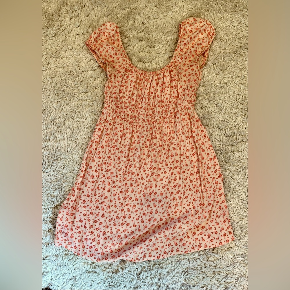 Billabong floral dress in peach and white- size medium
